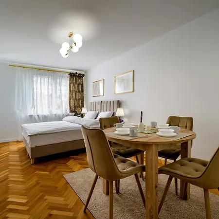 Rentplanet - Pereca Apartment *